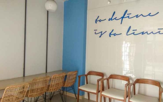 Comfort and Tidy Studio with Bunk Bed at Dave Apartment By Travelio – Hotel Rooms – Depok