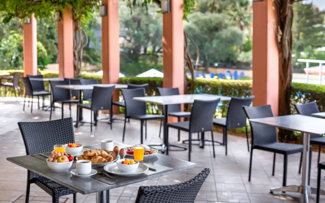 Century Resort Apartments