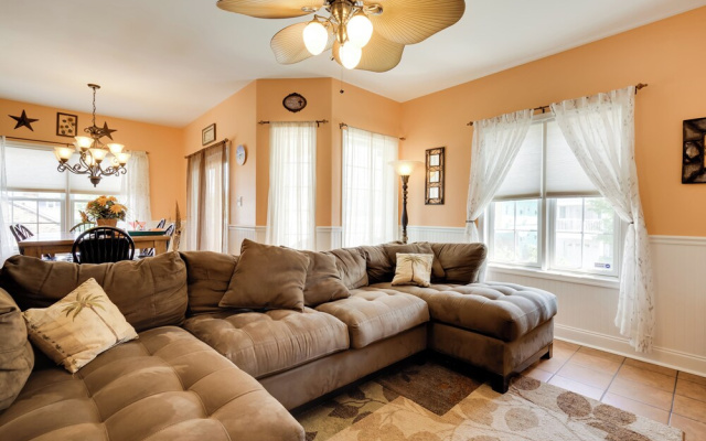 Breezy Wildwood Condo ~ 2 Blocks to Beach!