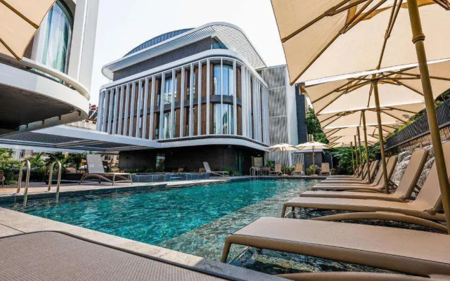 Four Hills Hotel