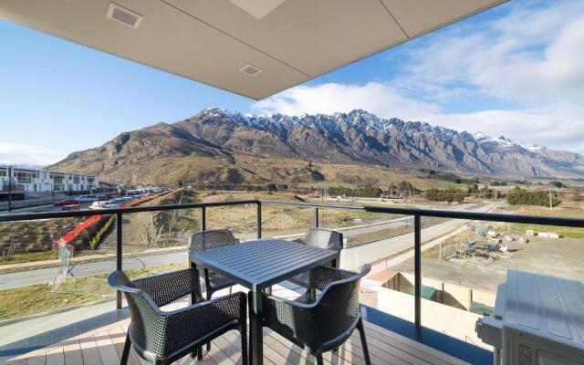 Executive 2 Bedroom Apartment Remarkables Park