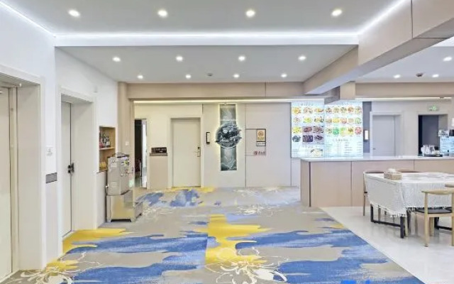 Zhang Licheng Family Hotel