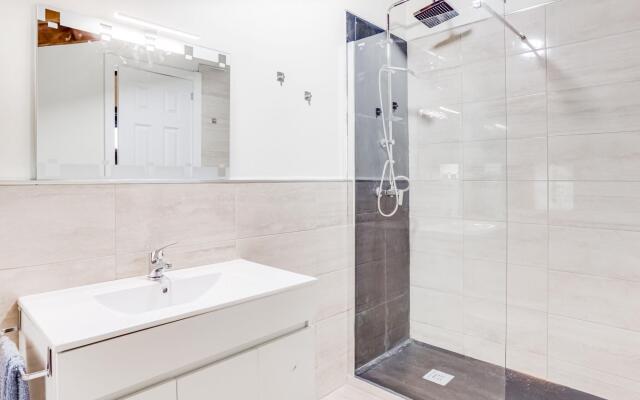 Rustic Holiday Home in Merilla with Valley View