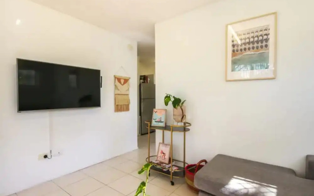 Modern 2 Bedroom Ground Floor Beach Pad In Coolangatta