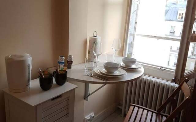 Studio Apartment Near The Eiffel Tower