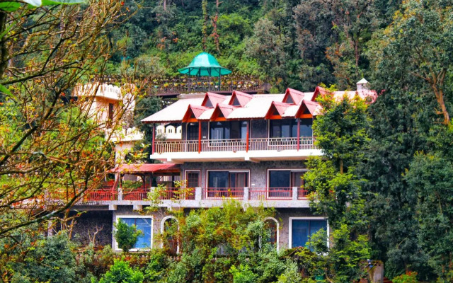 The Canadian Woods Resort