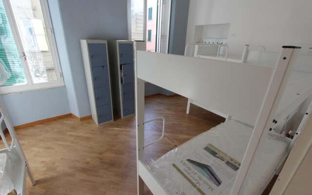 Grand Hostel Manin