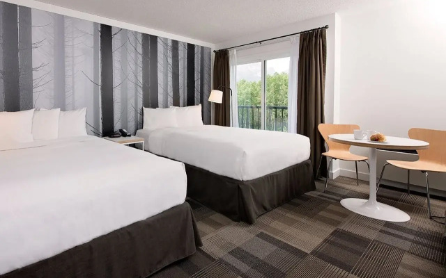 Coast Canmore Hotel & Conference Centre