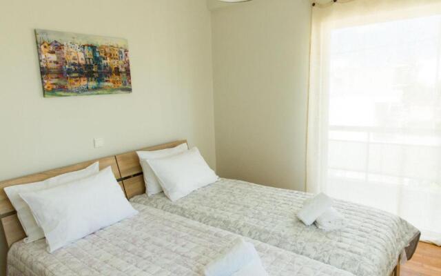 For4 seasons home1 near airport