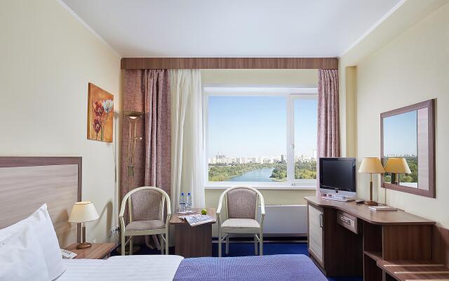 Izmailovo Gamma (Nika booking and accommodation service)