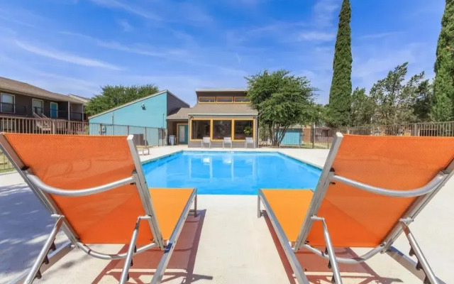 Midland Condo With Pool