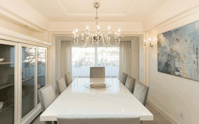 TESS Penthouse Deluxe DS11