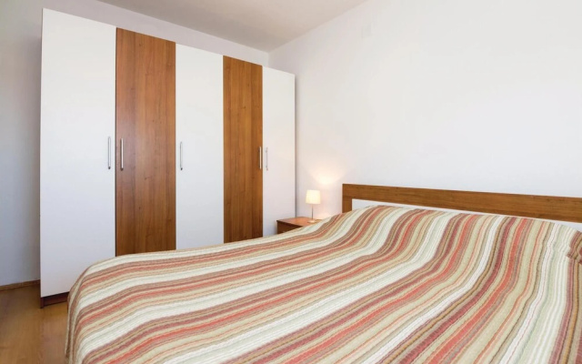 Awesome Apartment in Povljana With 2 Bedrooms, Jacuzzi and Wifi