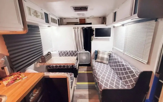 Camper Apt DE Sleeps 3