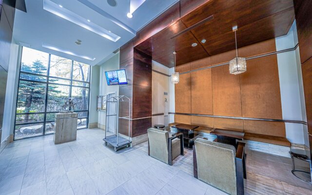 Lake View Luxury Condo by Elite Suites