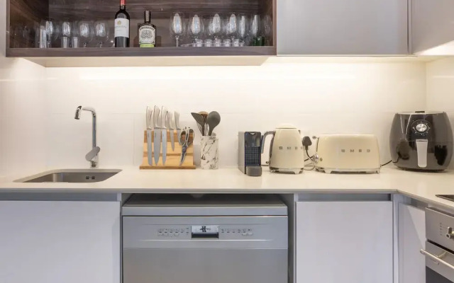 16 On Bree Unit 1713