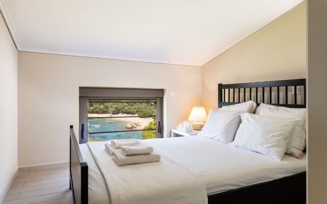 Villa Idyle-Luxury Beachfront Property