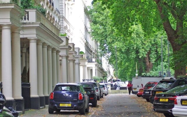 The London Agent Hyde Park King Bed