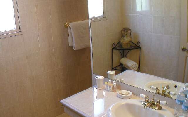 Palm Beach Hibiscus Bed & Breakfast