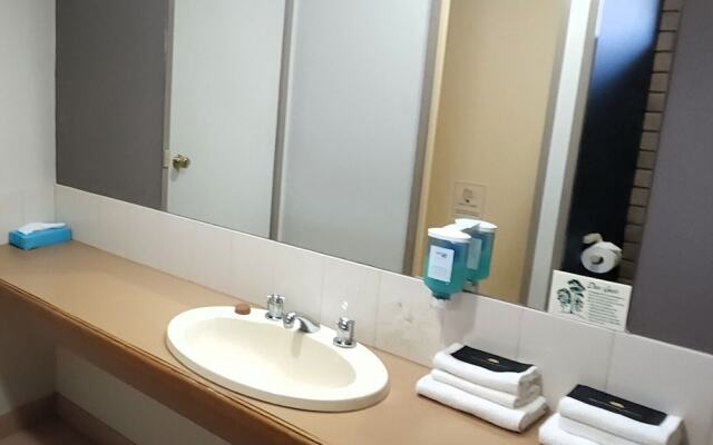 Magdala Motor Lodge & Lakeside Restaurant