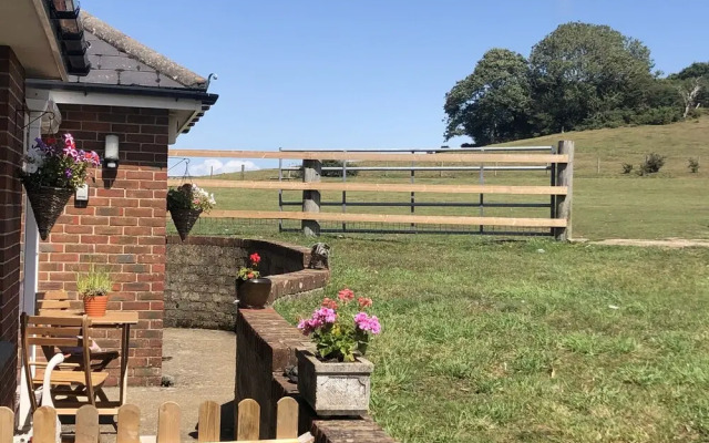 Queen Bower Farm Lodge