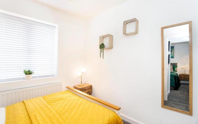 Piccadilly Place - 3 Bedroom House