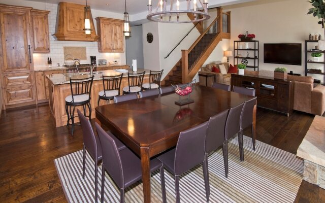 Landmark 4Br PentH 607