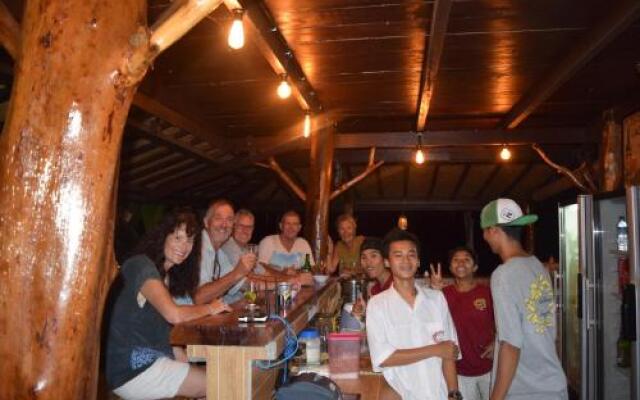 Ana Warung & Bungalows