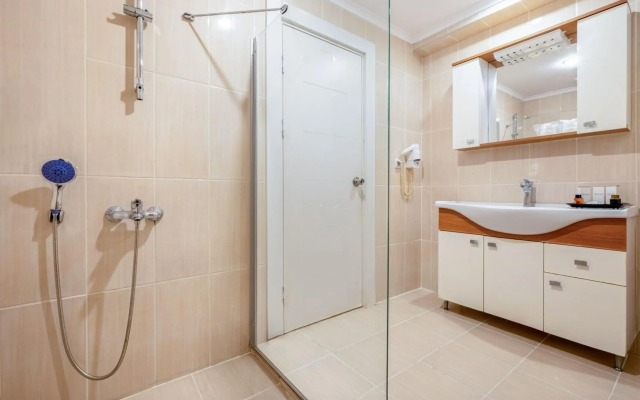Arnor De Luxe Hotel