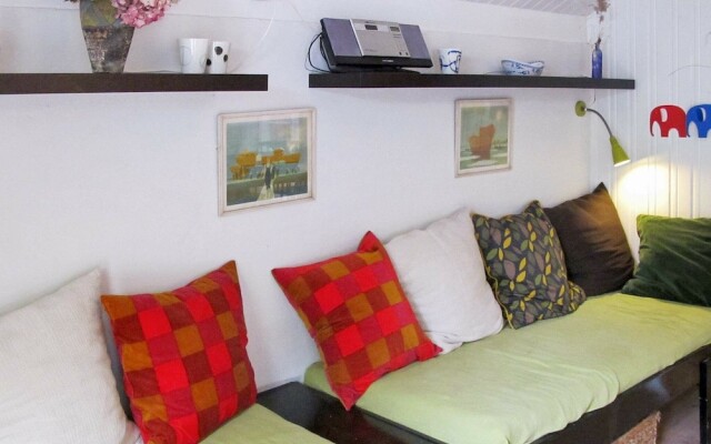 Seaside Holiday Home for 4 in Askeby