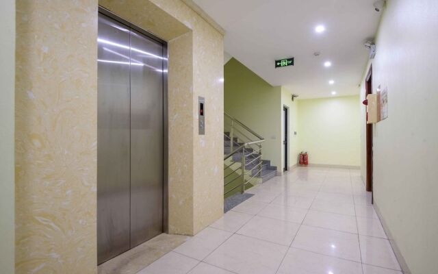 Golden Lotus Airport Hotel