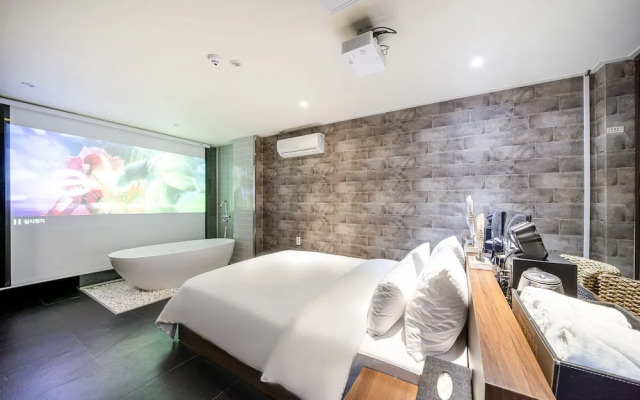 Tongyeong Hotel O2