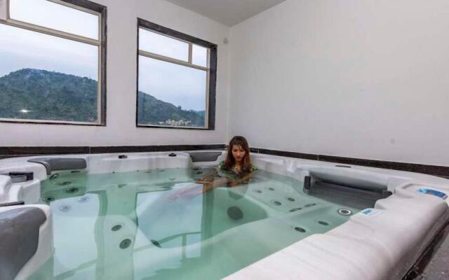 Via Lakhela Resort & Spa