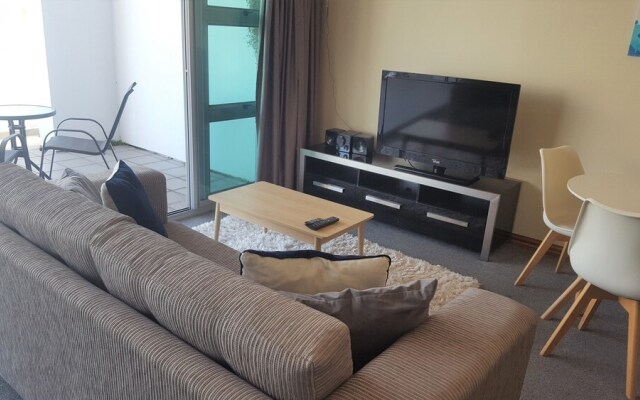 QV Harbour Affordable Apartment - 668