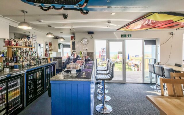 The Waves Bar Cafe B and B Hotel