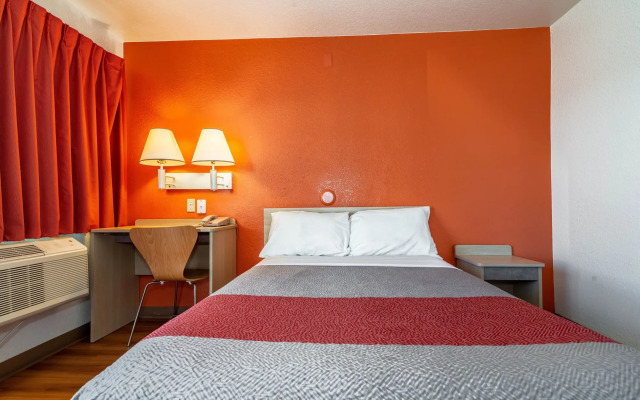 Motel 6 Belmont, CA - San Francisco - Redwood City