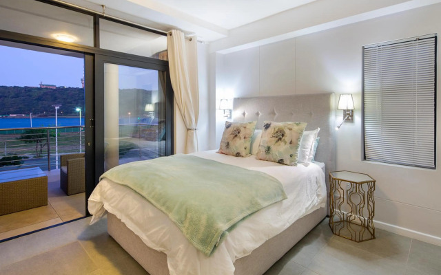 uSHAKA WATERFRONT - SPACIOUS SUBLIME STUNNER