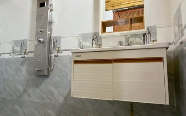 Quoc Khanh Bamboo Homestay - Hostel