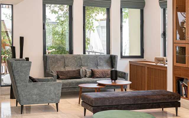 Avra City Boutique Hotel
