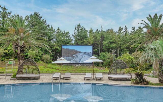 Phoenix Island Ocean Star Resort