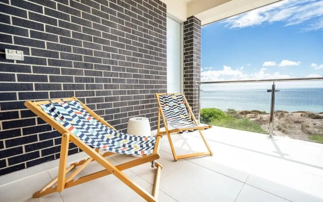 La Bella Vita-beachfront Living - Lift - Sunset Views