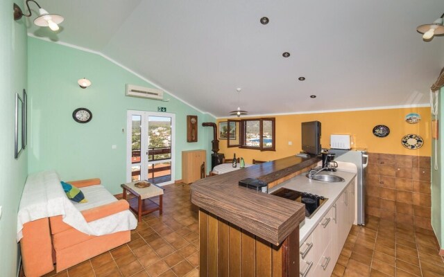 Amazing Home in Vinisce With Wifi and 2 Bedrooms