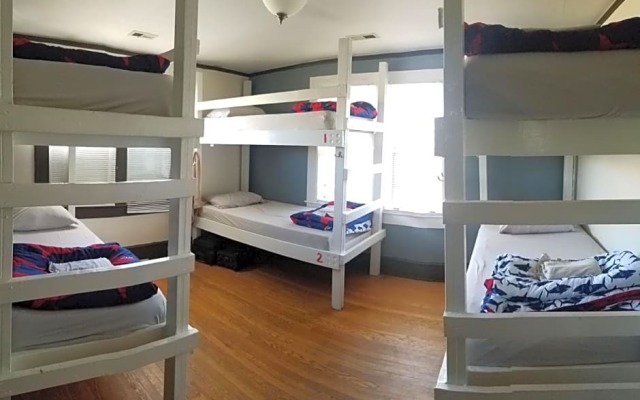 Bon Paul & Sharky's Hostel