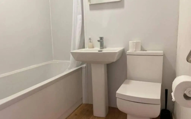 Modern 1 Bed Apartment - Leafy Chorlton Suburbs