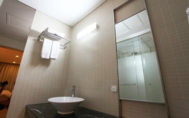 F HOTEL Yeongdeungpo