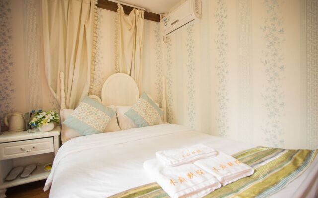 Mufu Bieyuan Hostel
