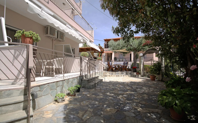 Naias House