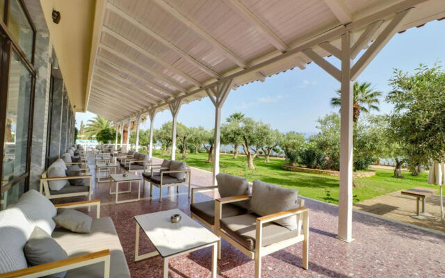 Calamos Beach Family Club Hotel