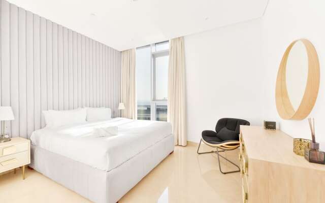 Posh Oceanfront 2BR in Bluewaters Island