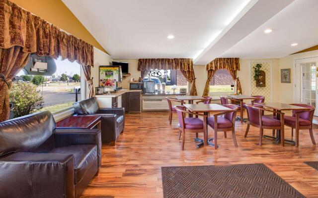 Rodeway Inn & Suites